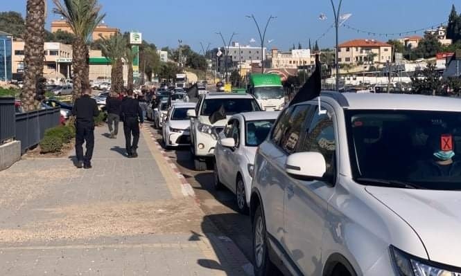 قافلة مركبات احتجاجية ضد العنف بالداخل
